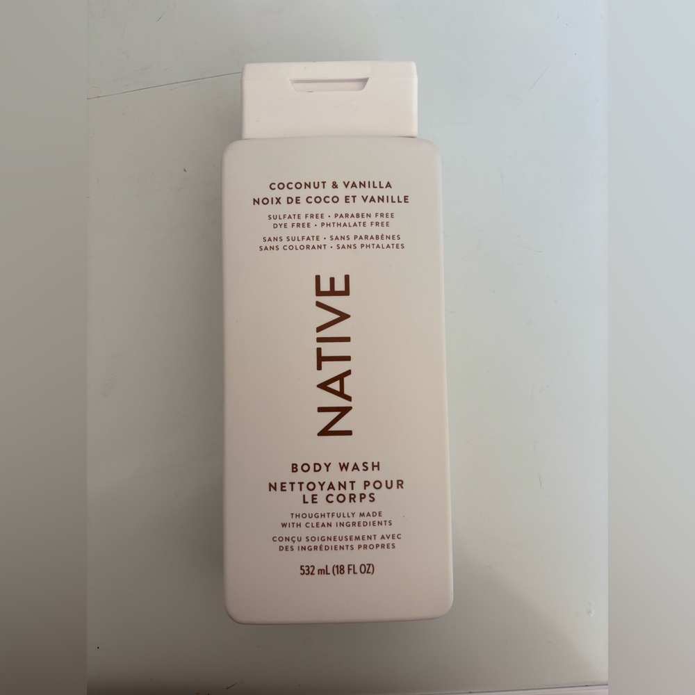 Native Coconut & Vanilla Scented Body Wash 532ml new